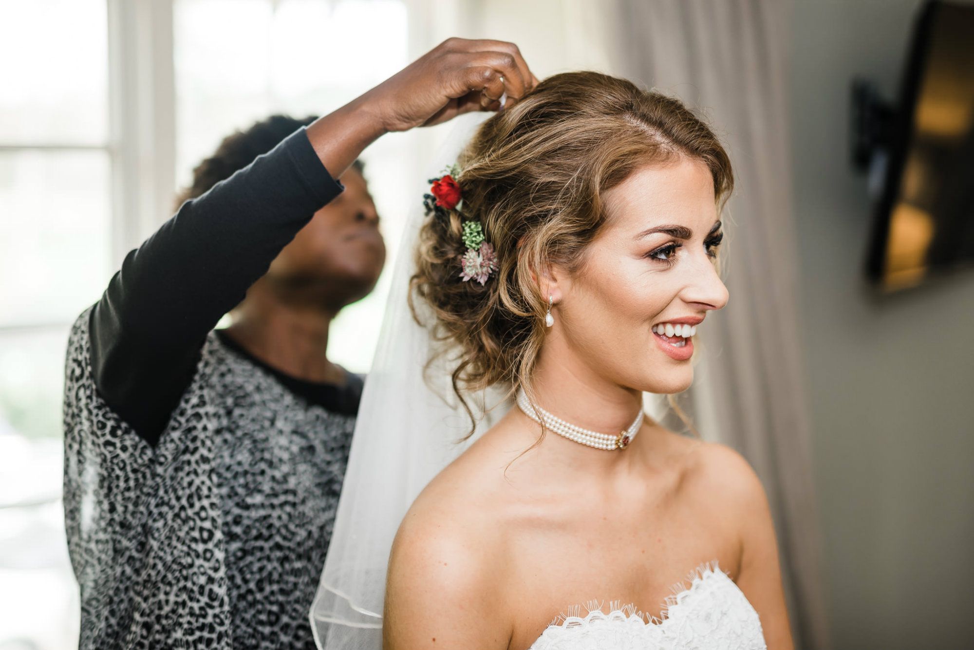 Choose The Best Wedding Hairstylist With These Easy Steps
