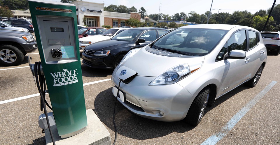 What are the benefits of using electric cars?